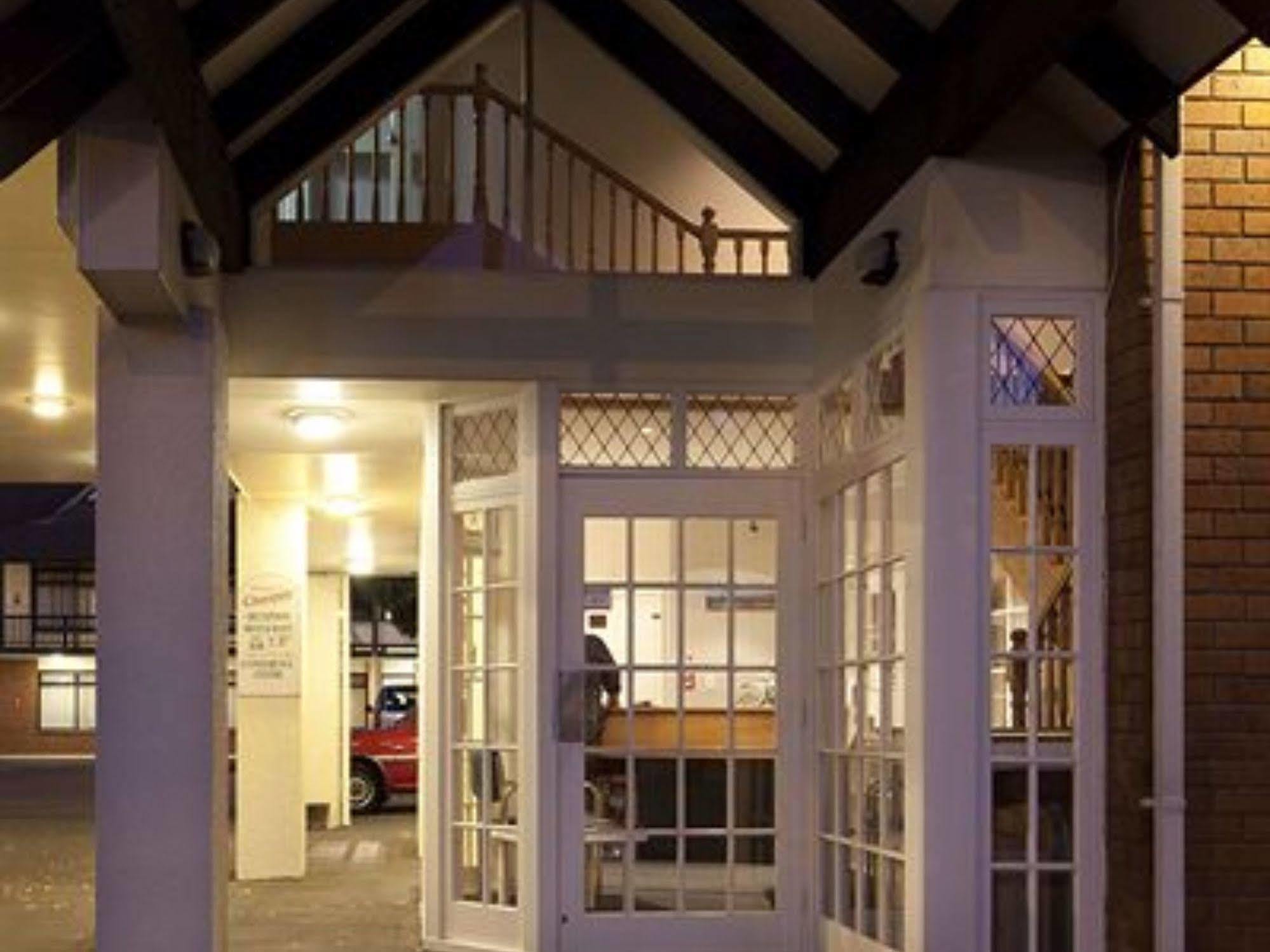 Champers Motor Inn Lower Hutt Zewnętrze zdjęcie