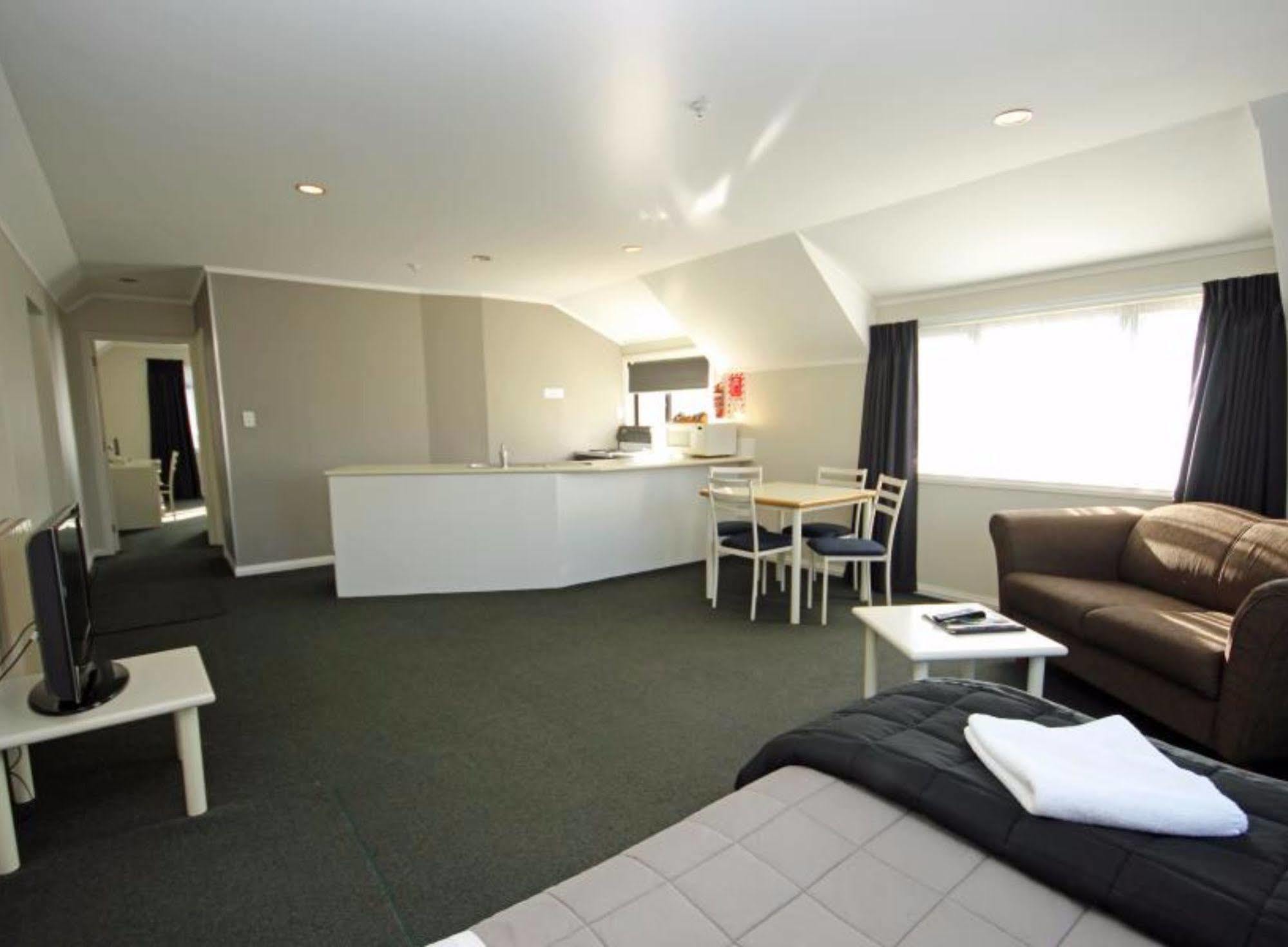 Champers Motor Inn Lower Hutt Zewnętrze zdjęcie
