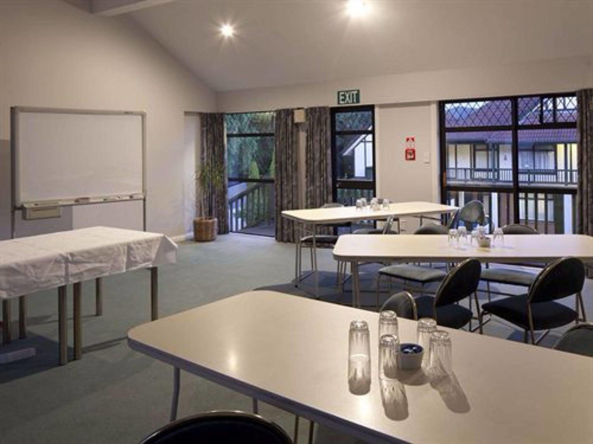 Champers Motor Inn Lower Hutt Zewnętrze zdjęcie