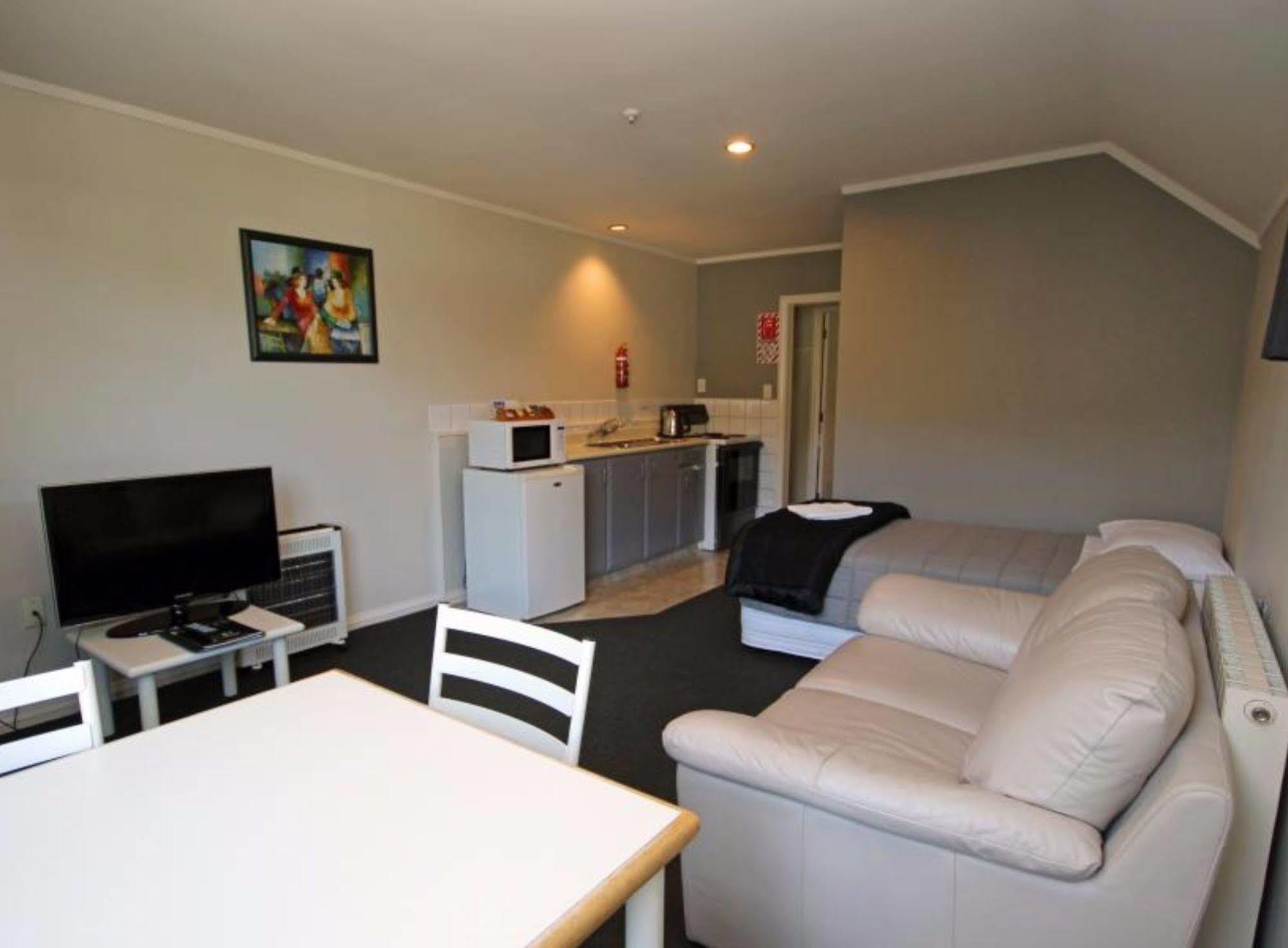 Champers Motor Inn Lower Hutt Zewnętrze zdjęcie
